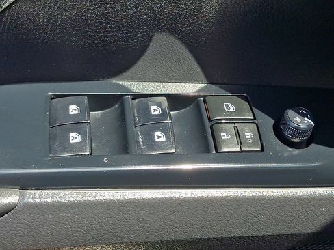 Used 2019 Toyota Camry SE FWD image 25
