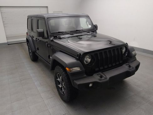 Used 2018 Jeep Wrangler Unlimited Sport S image 13
