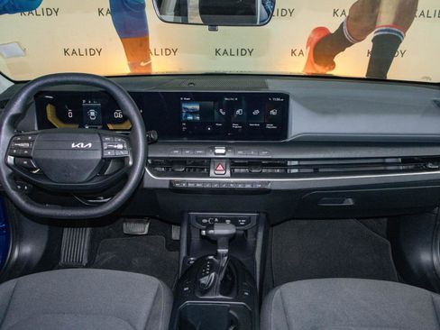 Used 2025 Kia K4 LXS image 3