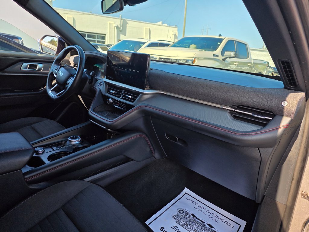 Used 2025 Ford Explorer ST-Line w/ Premium Package RWD image 26