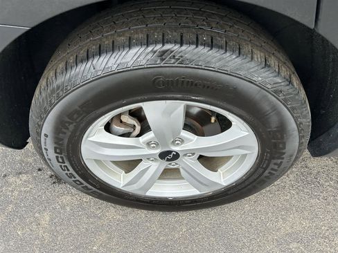 Used 2023 Kia Sorento LX FWD image 9