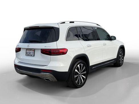 Used 2021 Mercedes-Benz GLB 250 4MATIC image 5