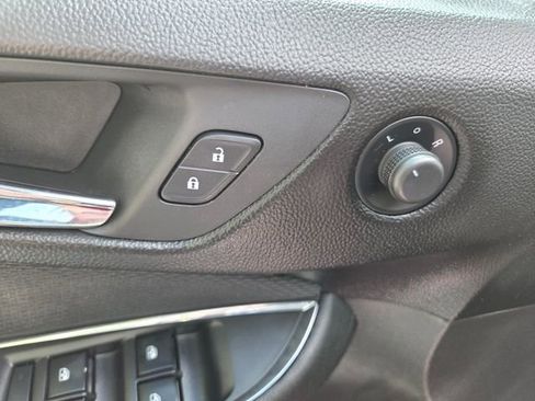 Used 2018 Chevrolet Cruze LT w/ Convenience Package FWD image 13