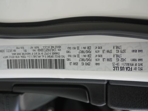 Used 2015 Jeep Grand Cherokee Laredo w/ Quick Order Package 23E AWD/4WD image 24