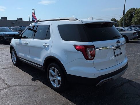 Used 2017 Ford Explorer XLT AWD/4WD image 5