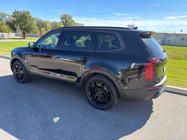Used 2022 Kia Telluride SX w/ Nightfall Edition Package AWD/4WD image 2