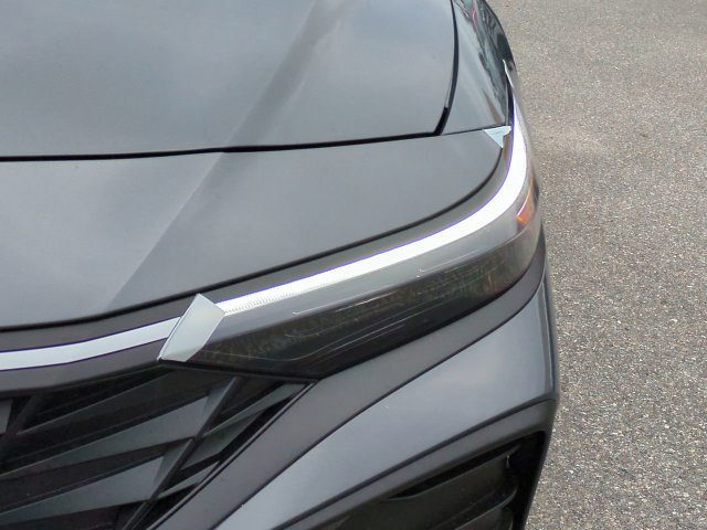 Used 2026 Hyundai Elantra SE FWD image 10