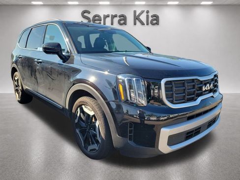 Used 2025 Kia Telluride S FWD image 3