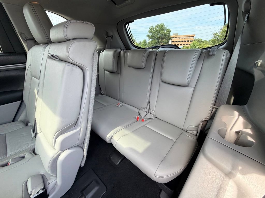 Used 2017 Toyota Highlander Limited AWD/4WD image 27