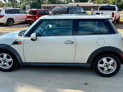 Used 2011 MINI Cooper Hardtop image 1