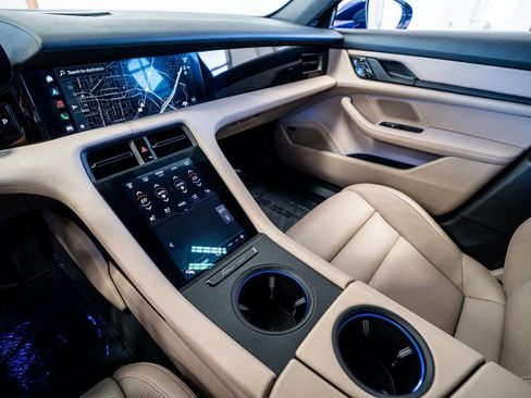 Used 2021 Porsche Taycan image 46