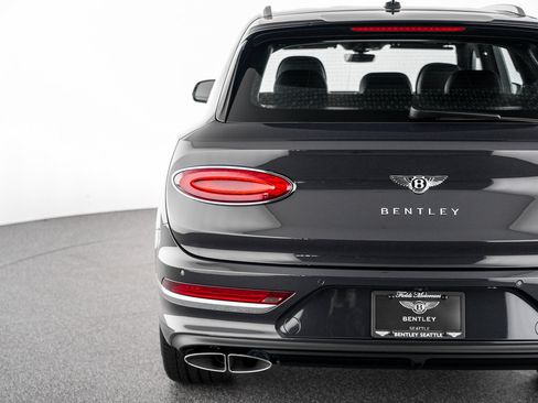New 2026 Bentley Bentayga AWD/4WD image 49