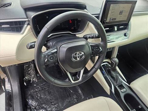 Certified 2024 Toyota Corolla Cross XLE image 10