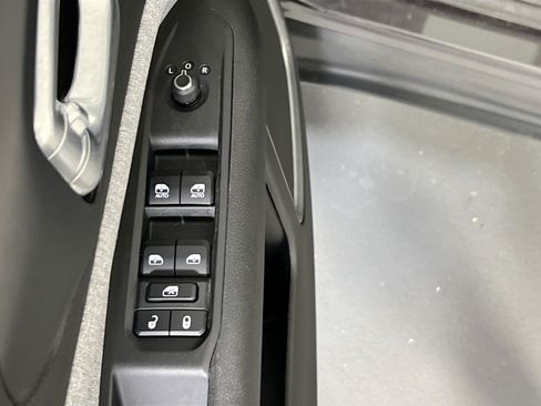 Used 2022 Jeep Compass Latitude AWD/4WD image 17