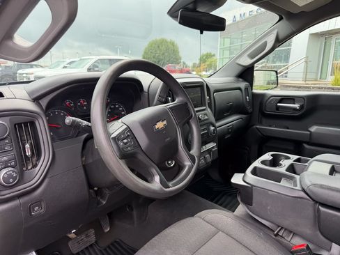 Used 2024 Chevrolet Silverado 1500 Custom AWD/4WD image 9