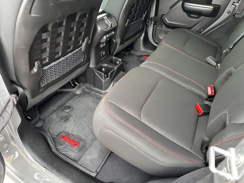 Used 2019 Jeep Wrangler Unlimited Rubicon image 20