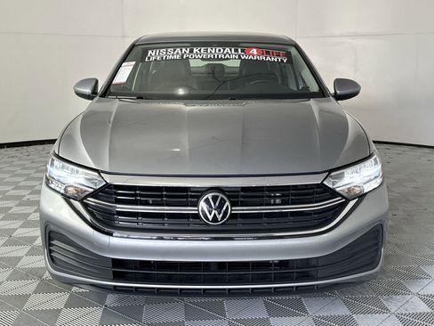 Used 2024 Volkswagen Jetta SE FWD image 3