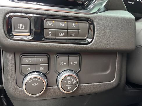 New 2026 GMC Yukon Denali w/ Sun & Power Step Package image 14