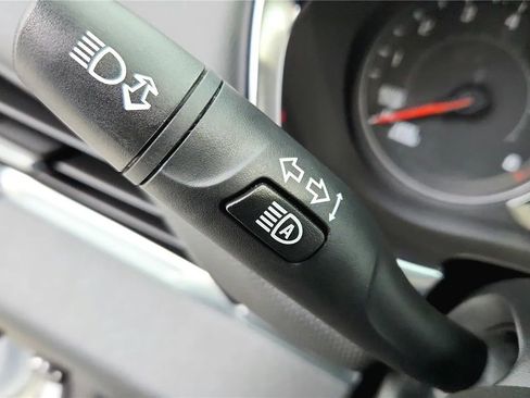 Used 2023 Chevrolet Traverse RS FWD image 21