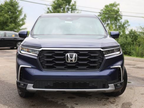 Used 2025 Honda Pilot EX-L image 2