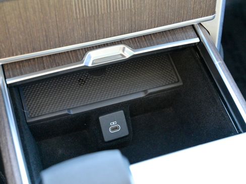 Used 2025 Land Rover Range Rover Long Wheelbase Autobiography image 28