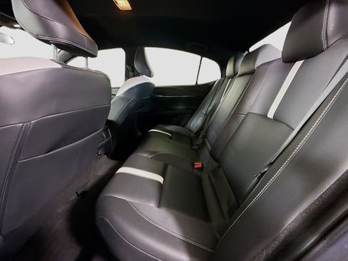 Used 2025 Toyota Camry SE FWD image 25