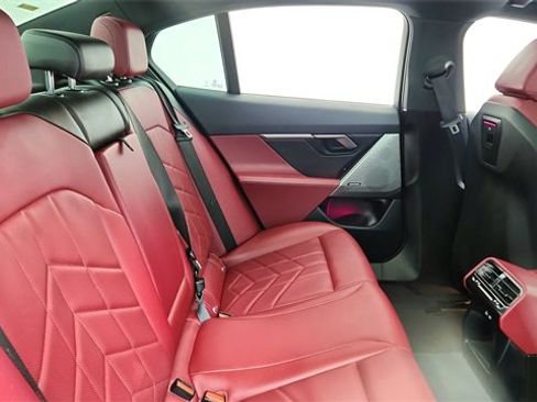 Used 2024 BMW i5 eDrive40i w/ Premium Package image 25