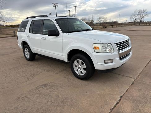 Used 2009 Ford Explorer XLT image 30