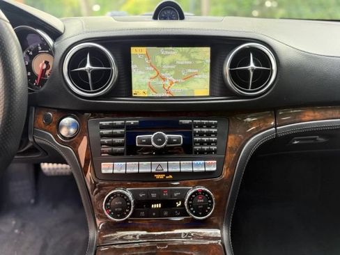Used 2013 Mercedes-Benz SL 63 AMG image 31