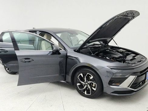 Used 2025 Hyundai Sonata SEL FWD image 9