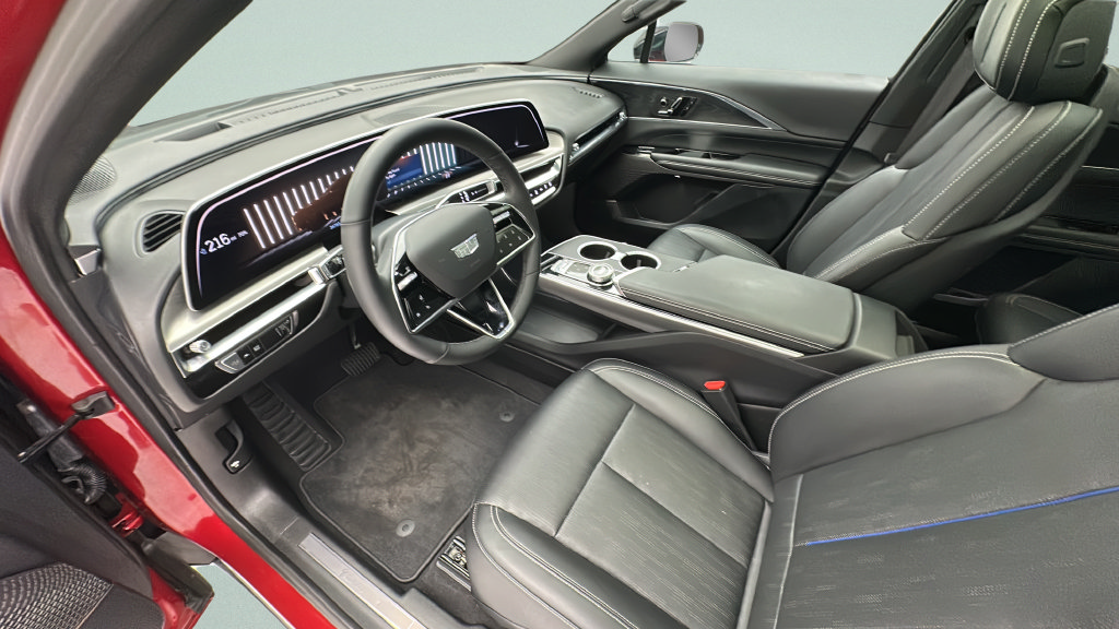 Used 2024 Cadillac Lyriq Luxury AWD/4WD image 11
