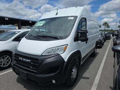 Used 2023 RAM ProMaster 2500 w/ Convenience Group FWD image 2