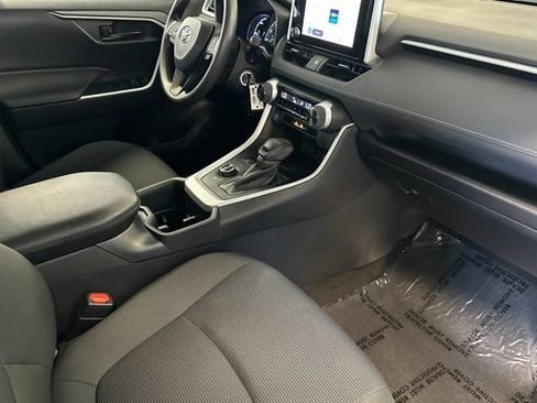 Used 2024 Toyota RAV4 LE AWD/4WD image 20