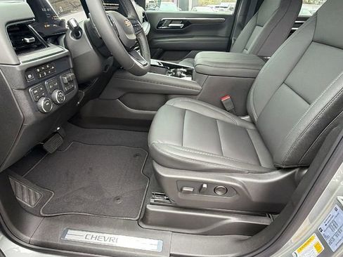 New 2026 Chevrolet Suburban LT w/ Comfort Package image 13