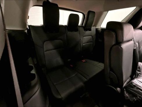 New 2026 Nissan Pathfinder Platinum AWD/4WD image 37