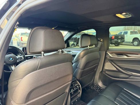 Used 2018 BMW M550i xDrive M550i xDrive Sedan 4D w/ Driving Assistance Package image 34