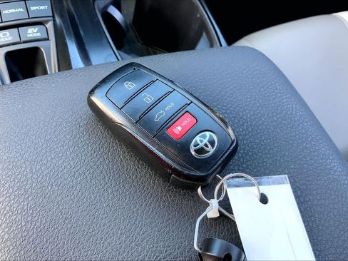 Used 2025 Toyota Camry SE FWD image 14