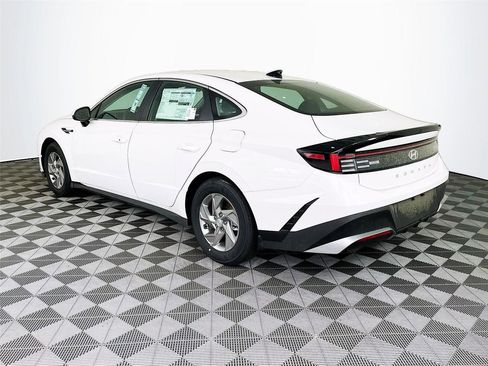 New 2026 Hyundai Sonata SE FWD image 4