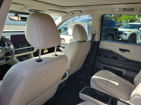 New 2026 Nissan Pathfinder SL w/ SL Premium Package image 22