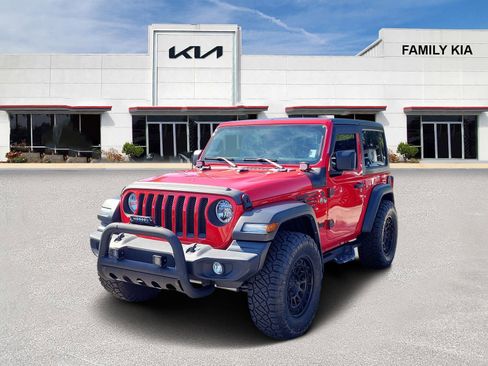 Used 2022 Jeep Wrangler Sport AWD/4WD image 3