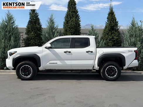 Used 2026 Toyota Tacoma TRD Off-Road AWD/4WD image 4
