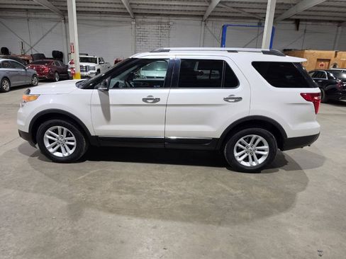 Used 2013 Ford Explorer XLT AWD/4WD image 5