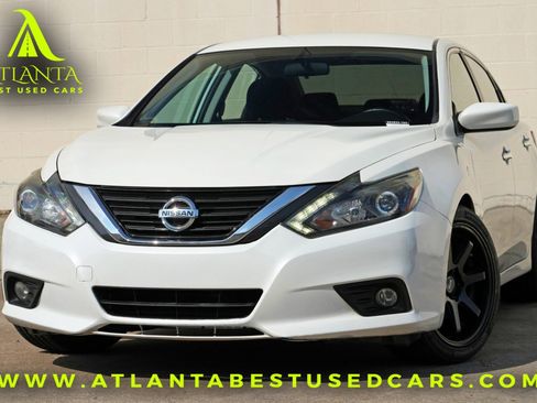 Used 2016 Nissan Altima 2.5 SR w/ LED Appearance Package FWD image 1