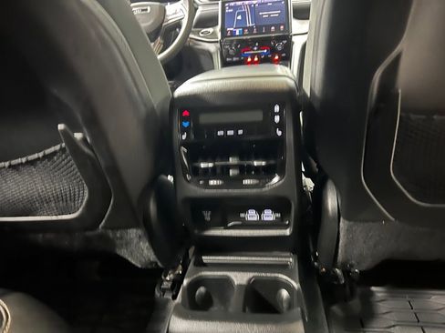 Used 2023 Jeep Grand Cherokee L Limited AWD/4WD image 14