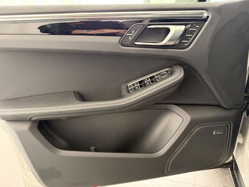New 2026 Porsche Macan image 15