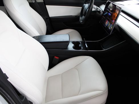 Used 2020 Tesla Model 3 Performance image 28