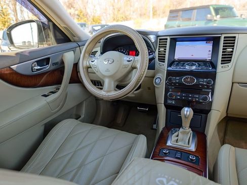 Used 2011 INFINITI FX35 AWD w/ Premium Pkg image 42