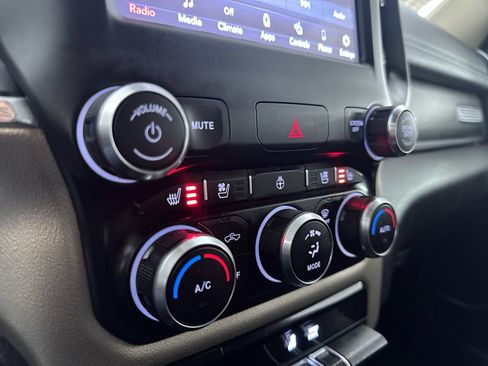 Used 2019 RAM 1500 Laramie AWD/4WD image 20