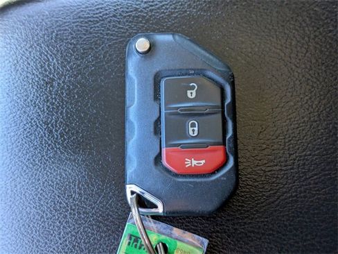 Used 2020 Jeep Wrangler Sport image 33