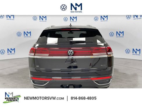 New 2026 Volkswagen Atlas Cross Sport SE image 3